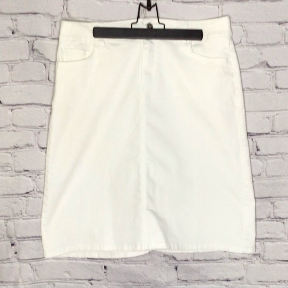 Liz Claiborne Simply Liz White Denim A-Line Skirt 10